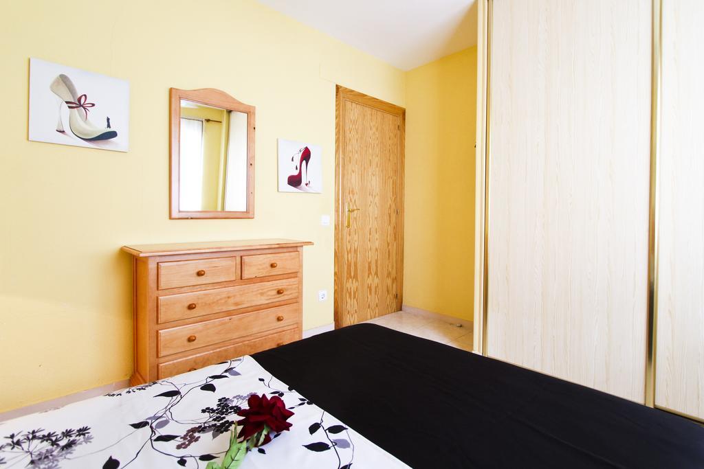 Mar Pineda Planet Costa Dorada Apartment ลาปีเนดา ห้อง รูปภาพ