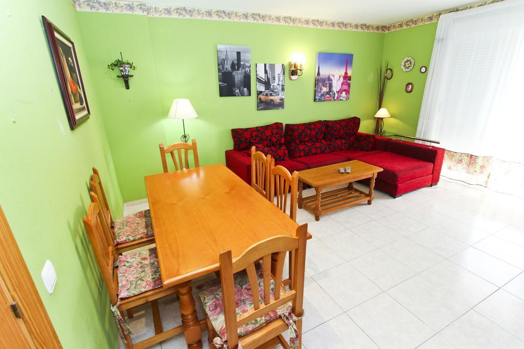 Mar Pineda Planet Costa Dorada Apartment ลาปีเนดา ห้อง รูปภาพ